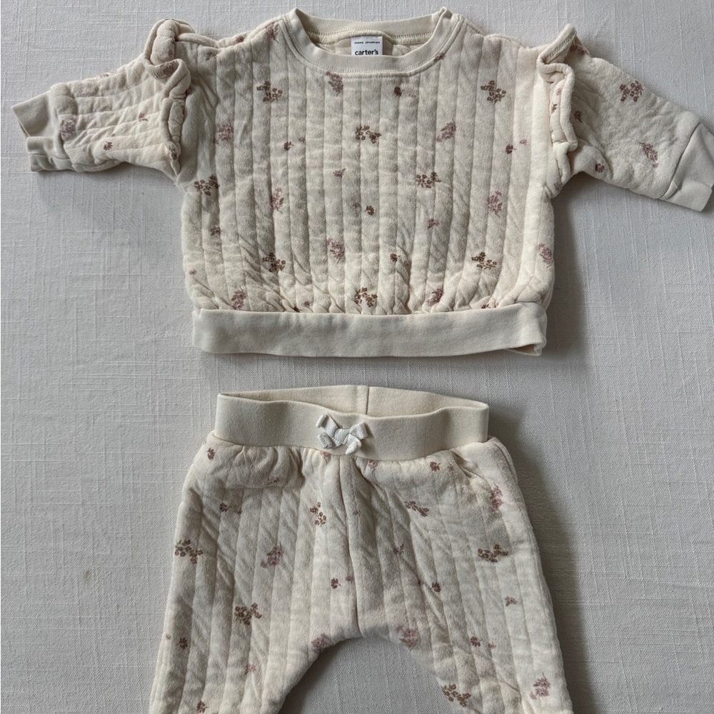 Carter’s Just One You floral sweatsuit, size 3 months.